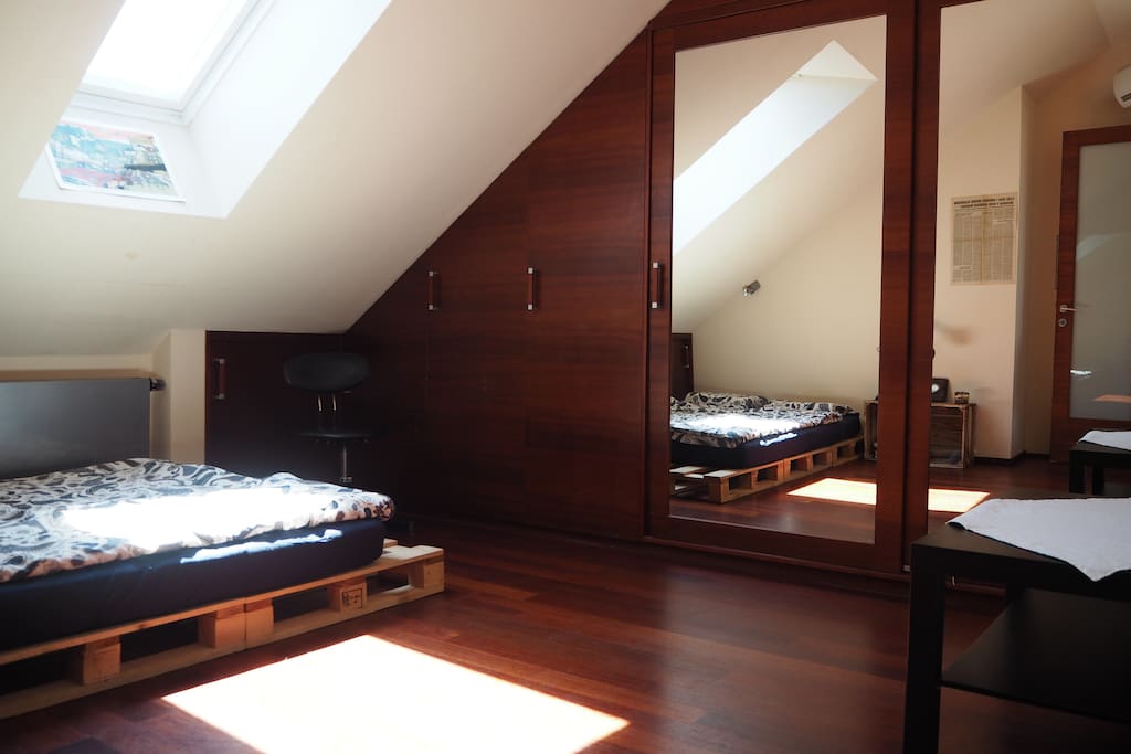 Bedroom in other side.