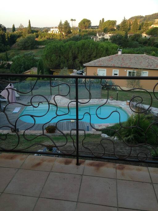 vue du balcon de la chambre