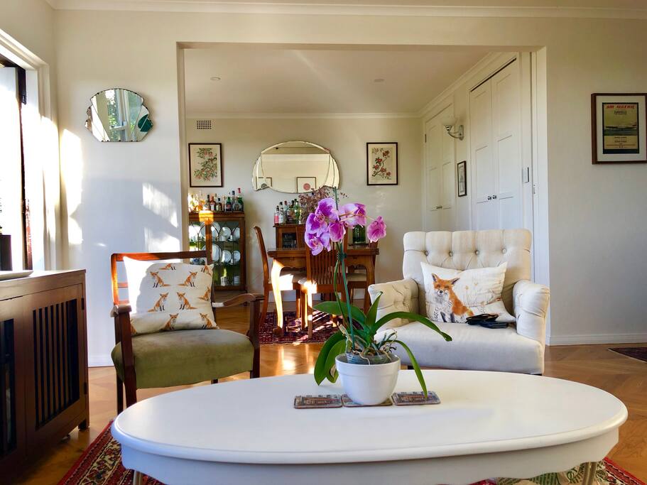 From the living room to the dining room. Concealed sliding doors separate the rooms to create a second bedroom upon request.