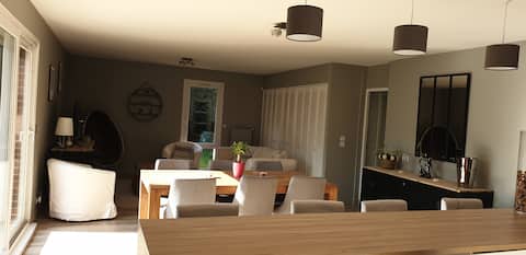 HOUSE NEAR HERON PARK/STADIUM