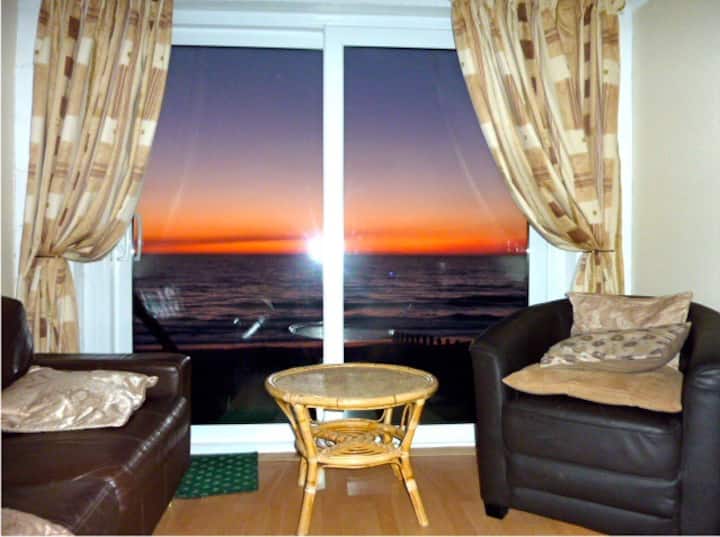 Borth Beach House With Stunning Sea Views - Borth