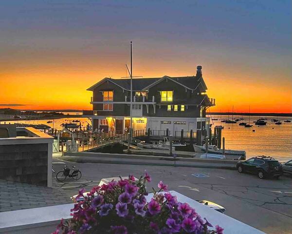 The Saltbox | Watch Hill’s Award-Winning Retreat