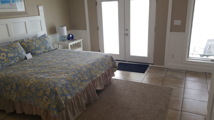 นอนในที่ที่คุณจะได้ยินเสียงทะเลไม่ใช่รถ