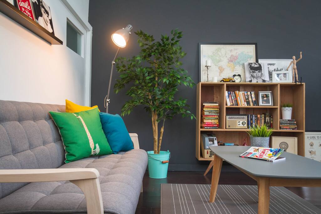 A little relaxing corner with some reading materials.