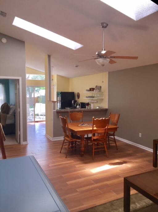 Dining area and fully equipped kitchen, coffee included
