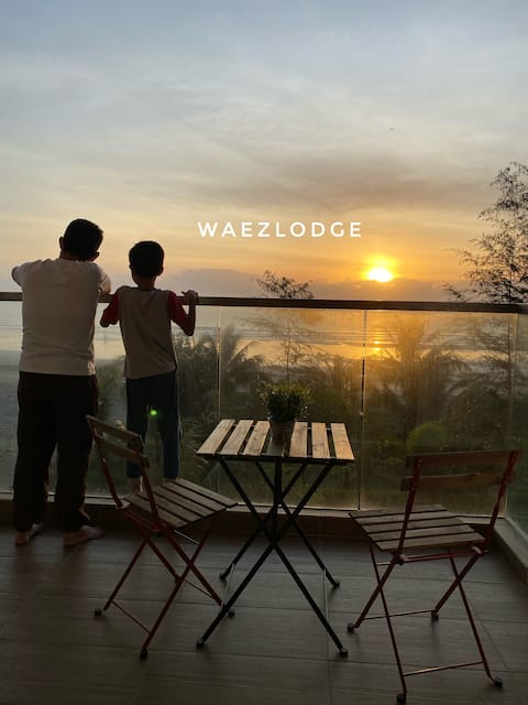 Waez Lodge @TimurBay with scenic sunrise view