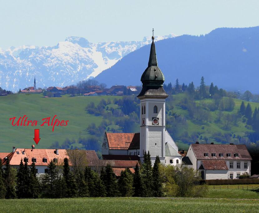 Haus mitten im Klosterhof