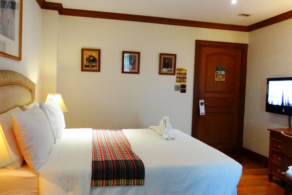 R8 Bed room