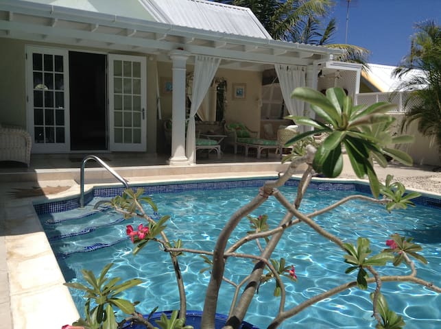 Beautiful Villa Private Garden Terraces Pool Wi Fi