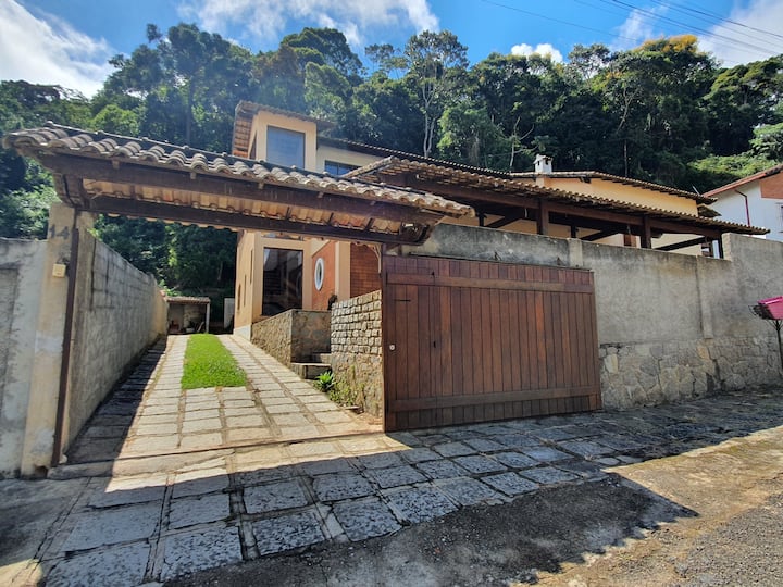 Casa Ampla C/ Piscina + 4 Sts + 2qt + Sl De Jogos - Teresópolis