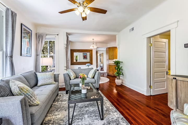 Comfortable Victorian on Esplanade Avenue