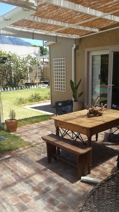 Communal outside area - have a drink, braai or a swim!