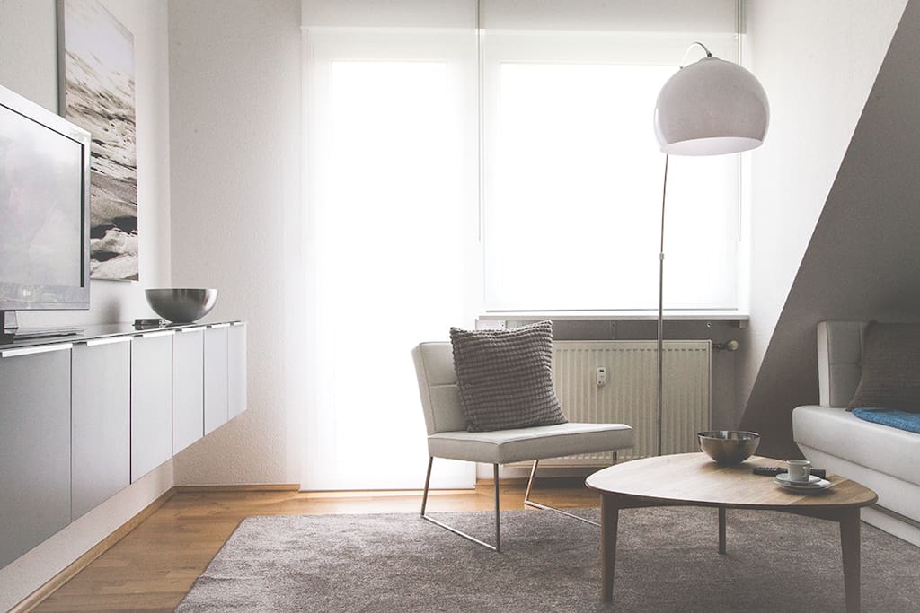 Wohnzimmer mit Balkon / Livingroom with balcony