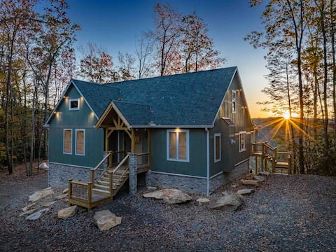 Gorge's View- Epic Getaway, Near Trails & Town