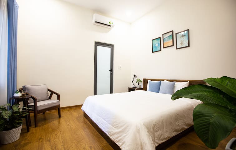 Beautiful Room in Quite house - Near Dragon Bridge