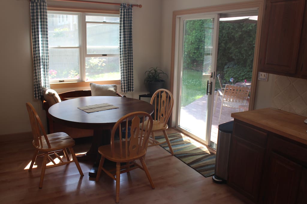 Kitchen dining area
