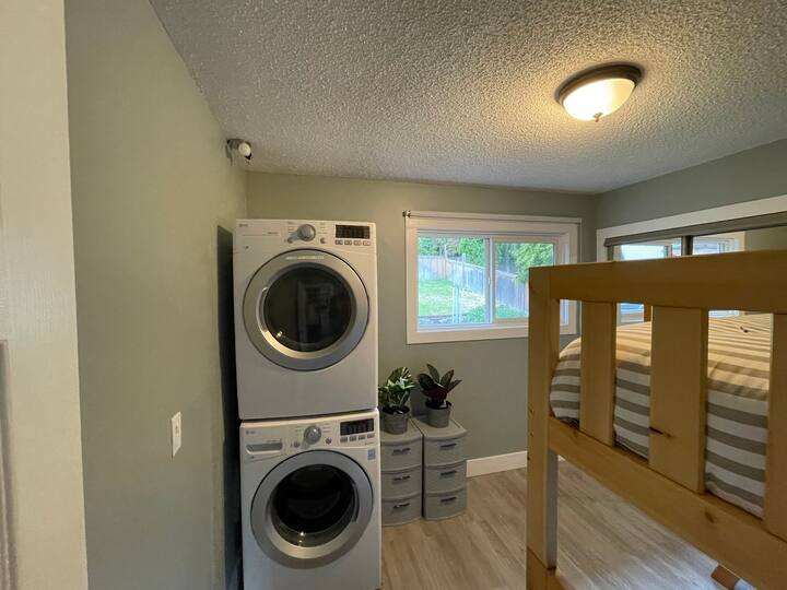 Third bedroom with laundry
