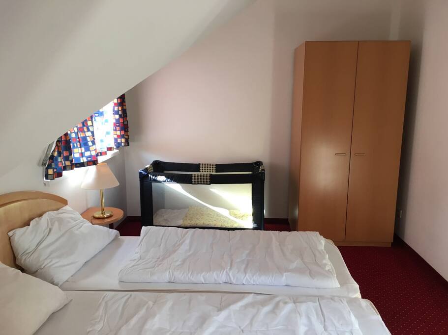 Schlafzimmer 2