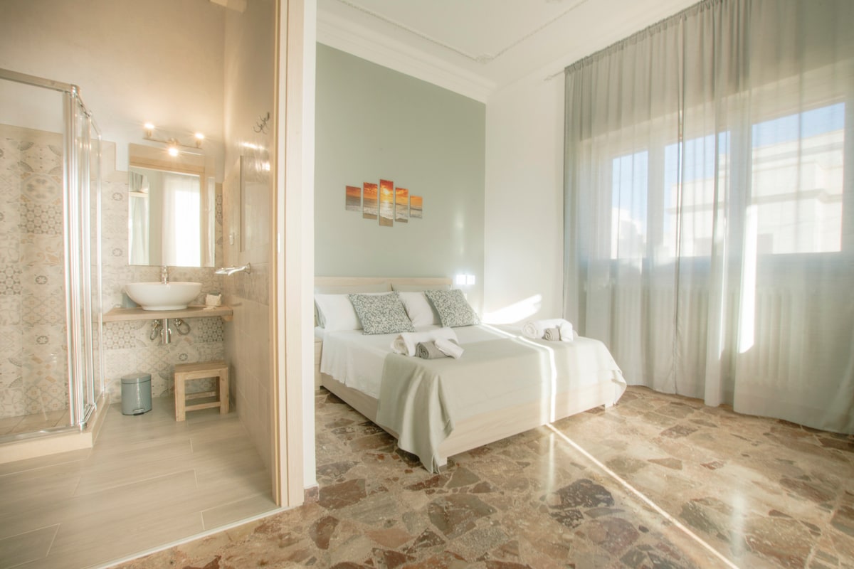 Top Airbnb: Superior Double Room in Borgo del Salento à Morciano Di Leuca