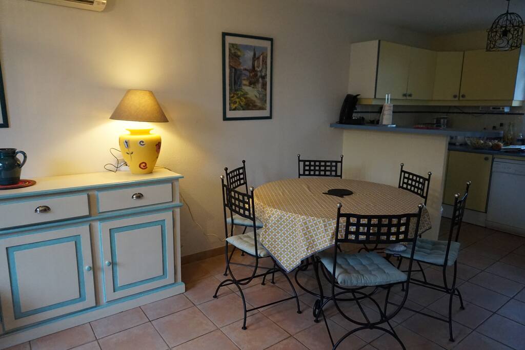 séjour coin repas
