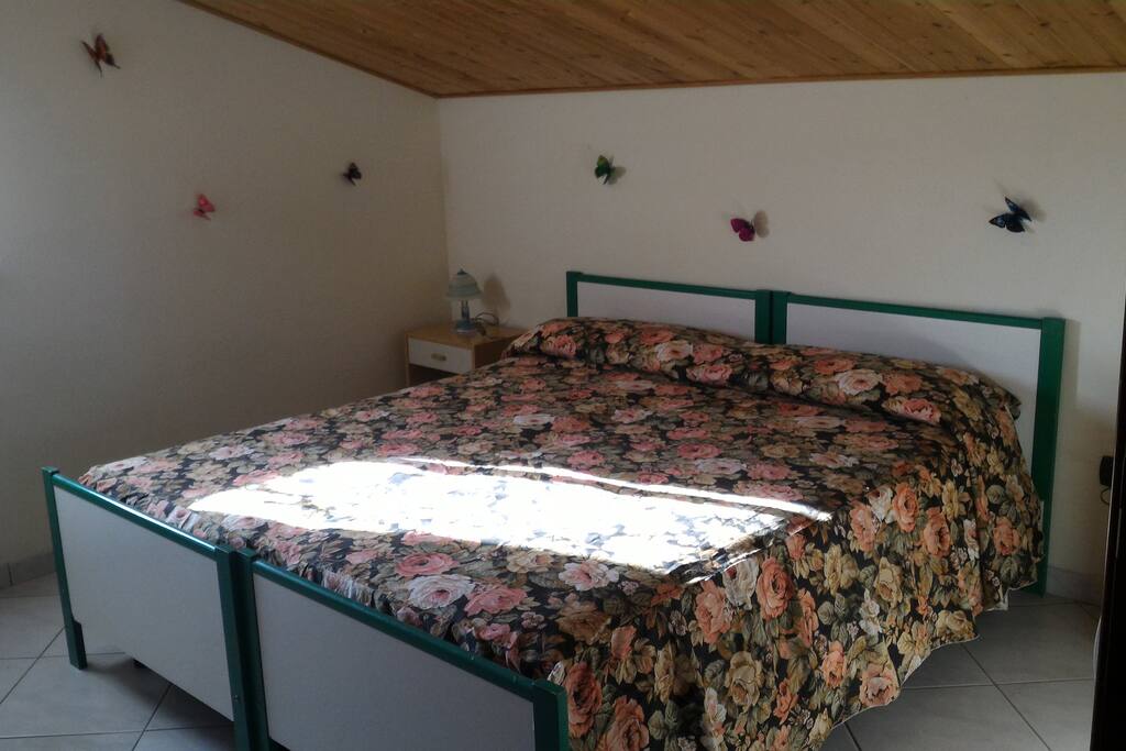 Camera da letto verde
