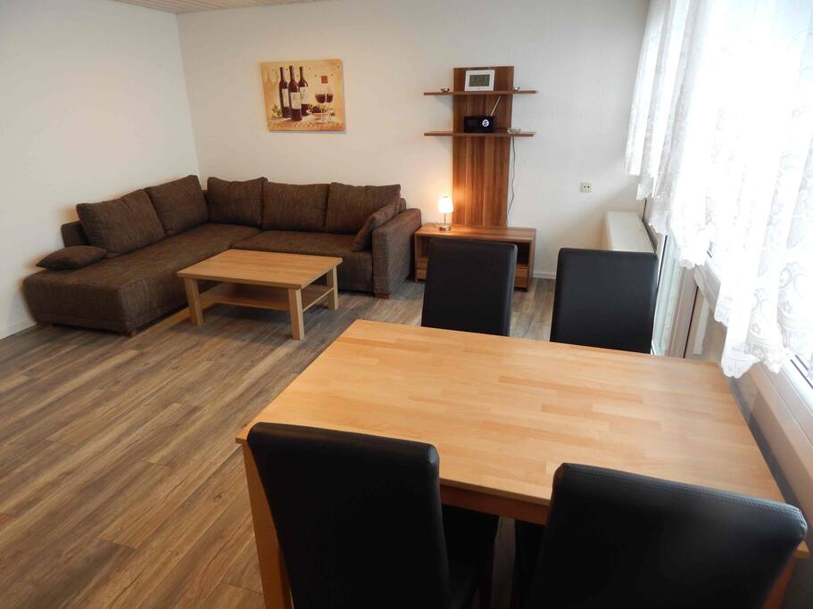 Wohnzimmer mit Schlafcouch