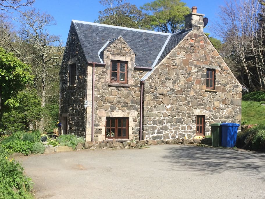 The Mill, Uig, Isle of Skye Cottages for Rent in Uig, United Kingdom