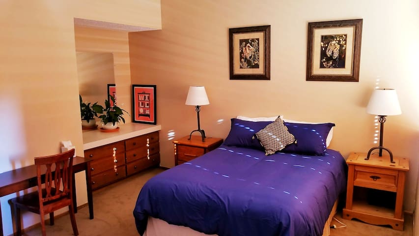 Private Studio - Walk to Resort, Main St.