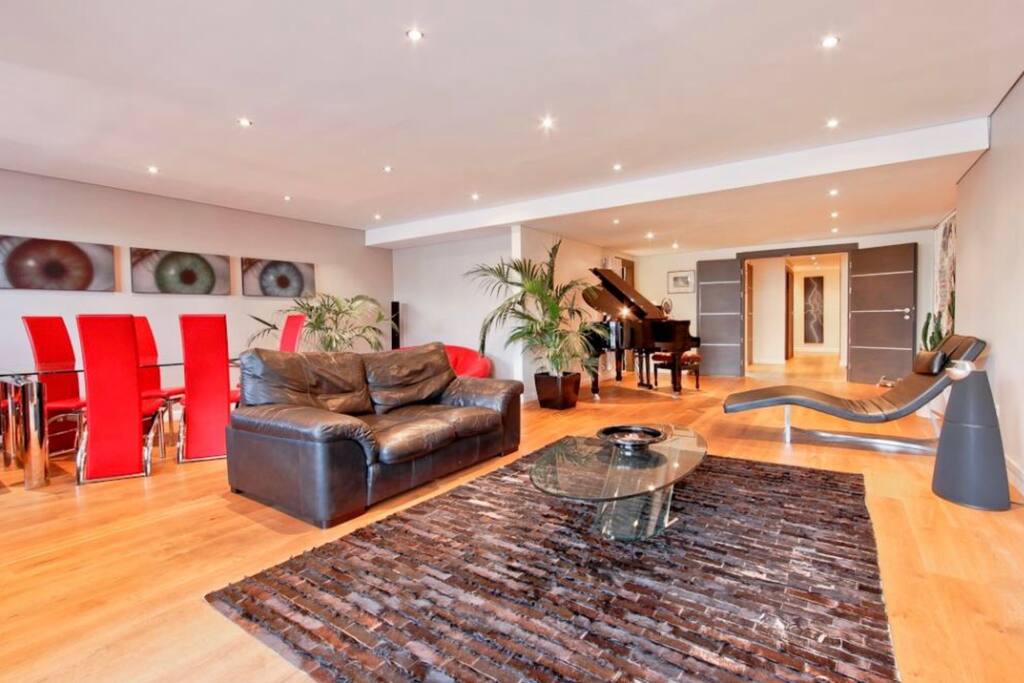 Reception room
