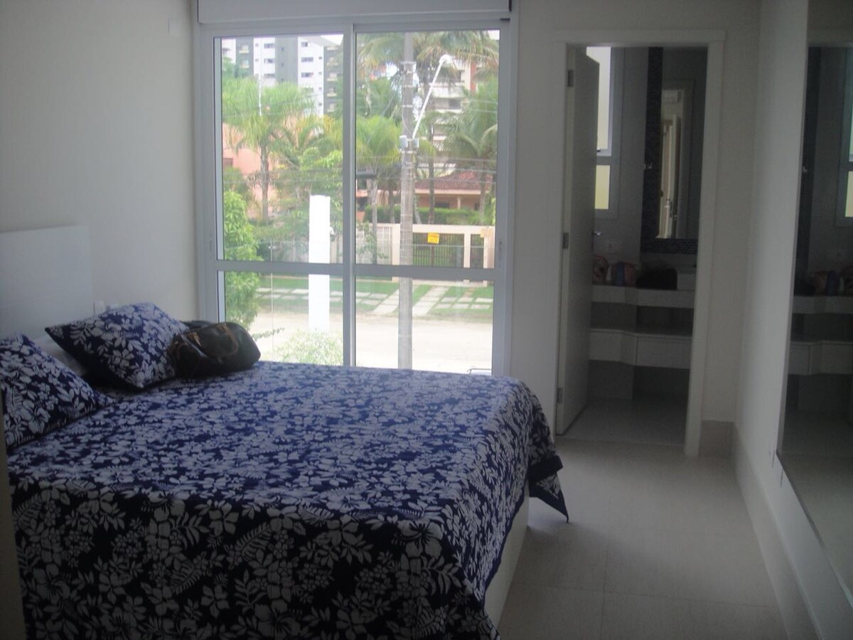 סוויטה כחולה עם מרפסת