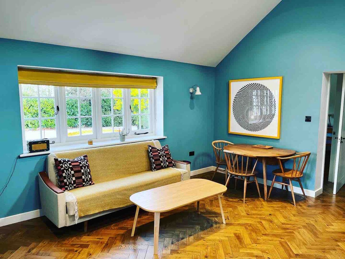 Popular Airbnb listing: Pear Tree Lodge in Blean