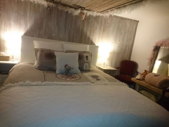 room with separate entrance, bathroom and terrace