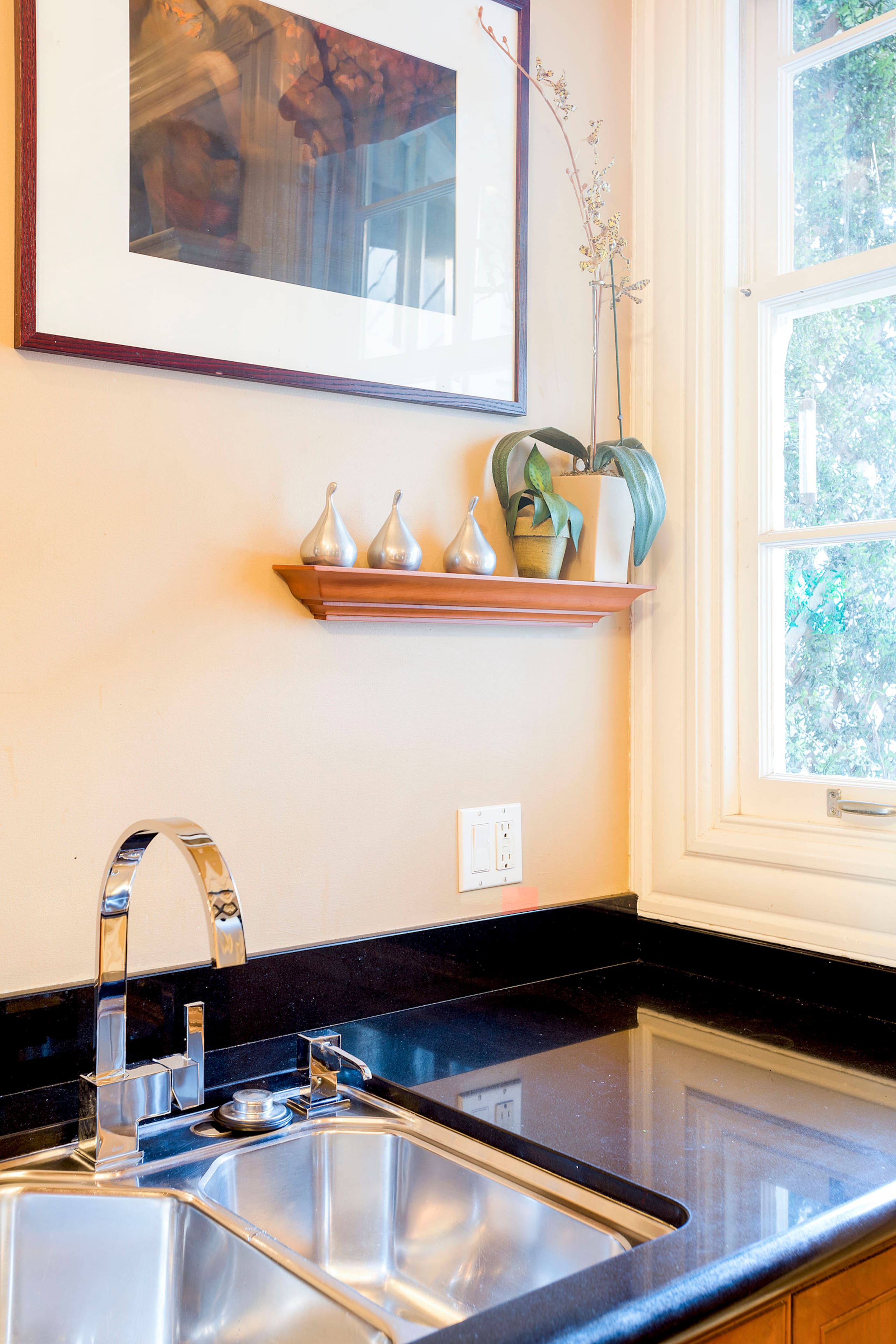 Home in San Francisco · ★4.85 · 4 bedrooms · 4 beds · 2 baths - Image 8