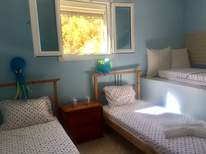 3 кревет  - спална соба