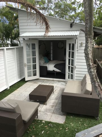 'La Cachette' - 'hideaway'