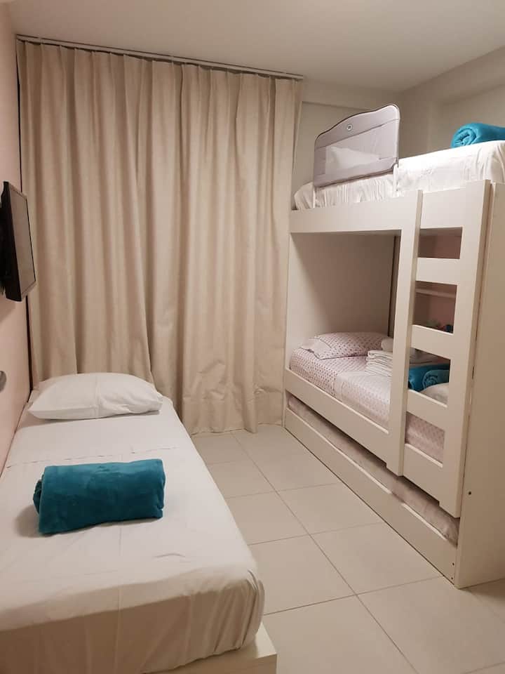 Habitación individual con 4 camas. 