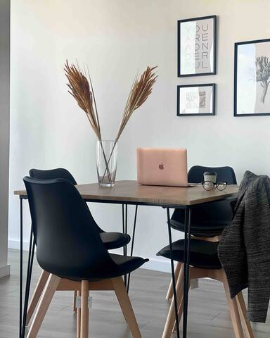 Manhattan Pad (sleeps 7) – breathtaking views gallery image 4