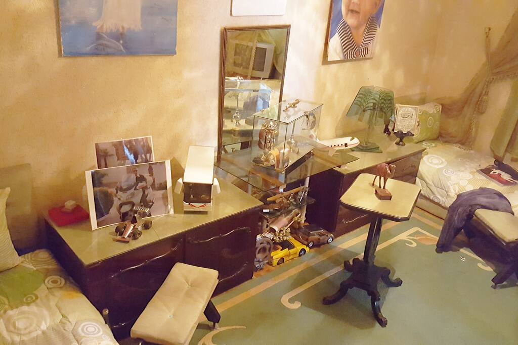 Bedroom with two single beds