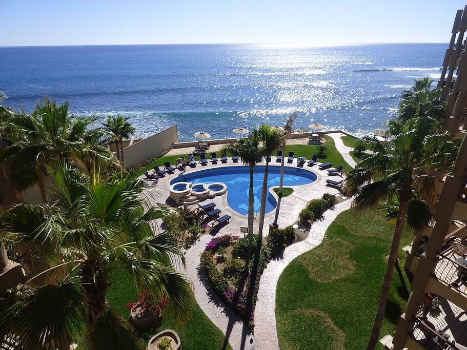 Spectacular Views! Beach, Pools, Hot-tubs, Sun and Surf Break!