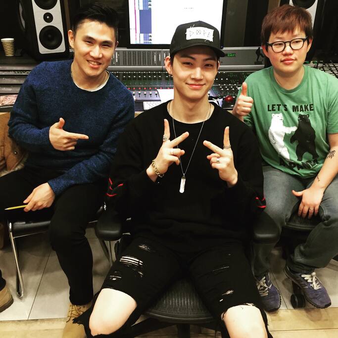 My daily job is music producer. Took a picture with JB from GOT7