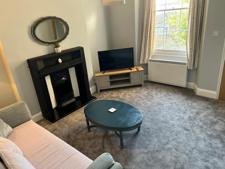 Lovely 2 bedroom flat in idyllic Clevedon Apartments for Rent in