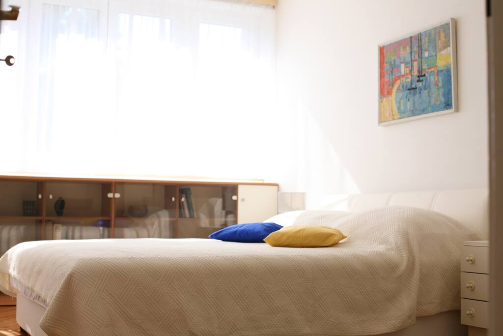 Room 1 (king size bed)