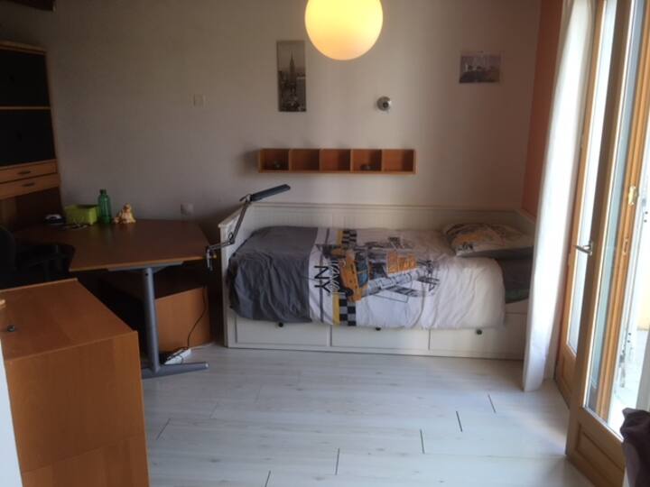 يمكن أن يكون كل سرير مفردًا أو مزدوجًا 