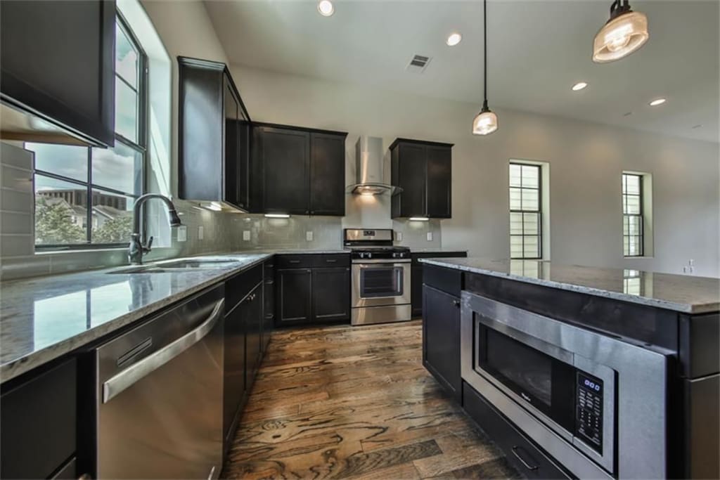 Full Kitchen