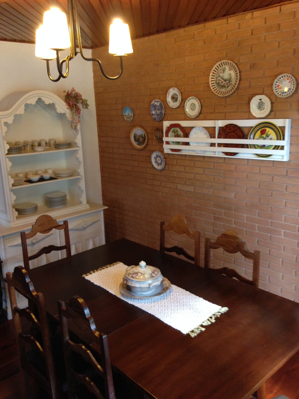 Imóvel de sucesso: Cozy house, 5 bedrooms, great location! em Campos Do Jordão