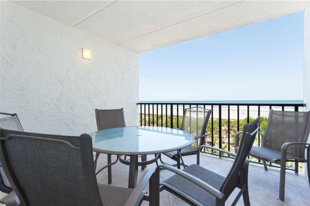 Paradise, with a cocktail in hand - You'll feel the stress leave your body as you step out onto our lanai with a cold beverage in