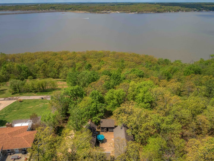 Remote Cozy Cabin near Wagoner and Tahlequah! Cabins for Rent in Hulbert, Oklahoma, United