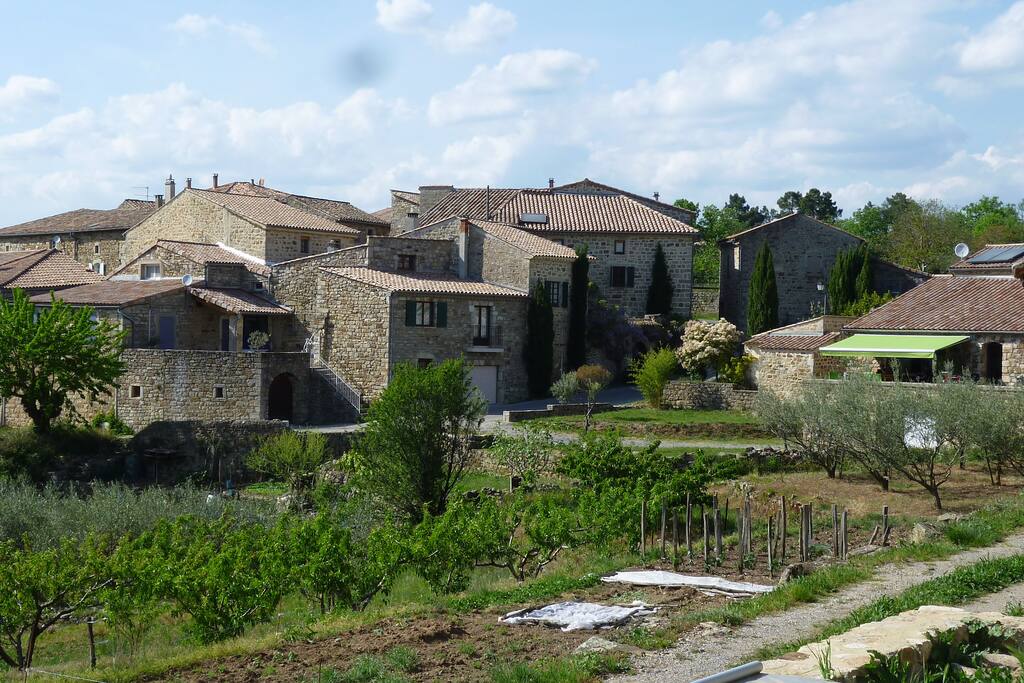 Au sein d'un hameau de "caractère"