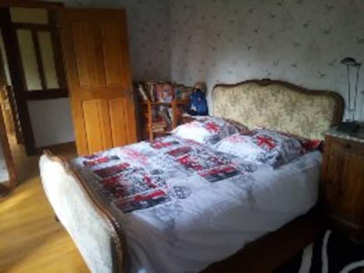 חדר שינה למעלה