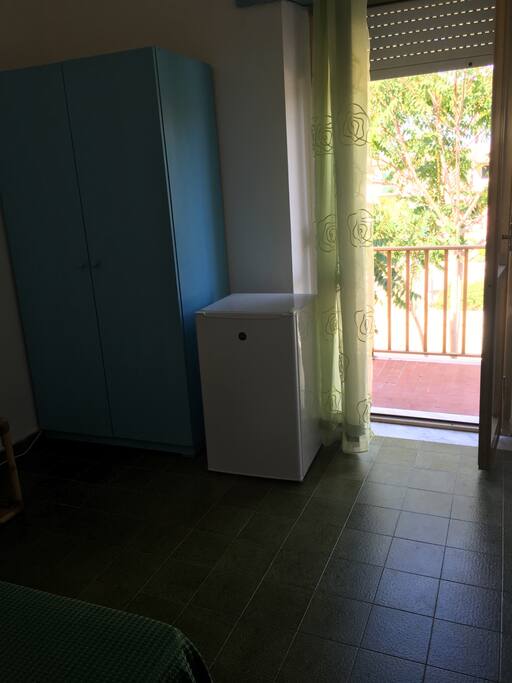 Frigo armadio e terrazzo